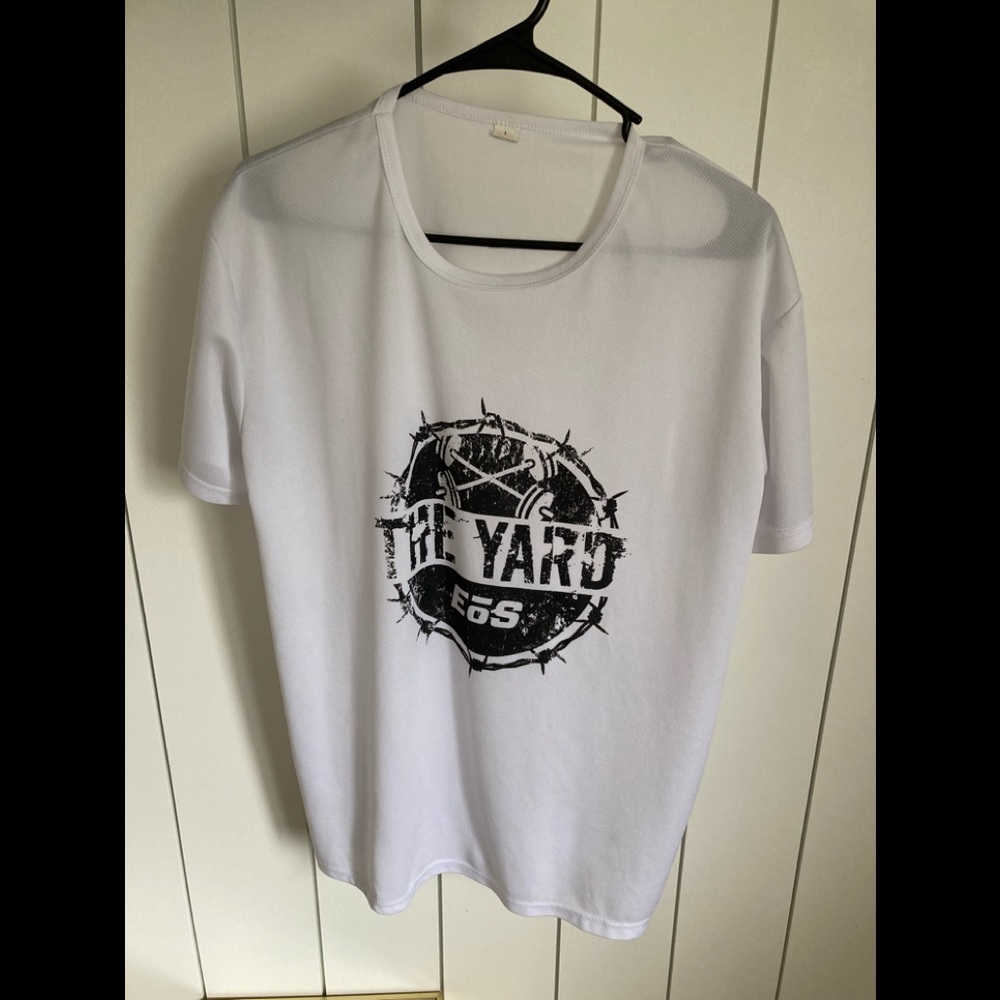 White Graphic Mesh Tee size L